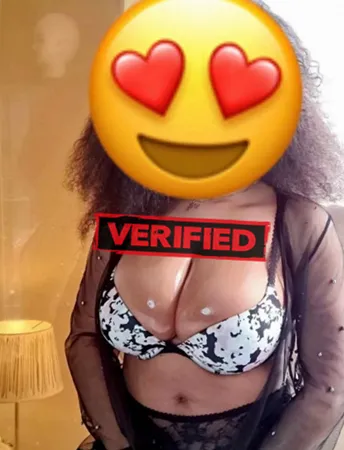 Laura tits Find a prostitute Nea Moudhania
